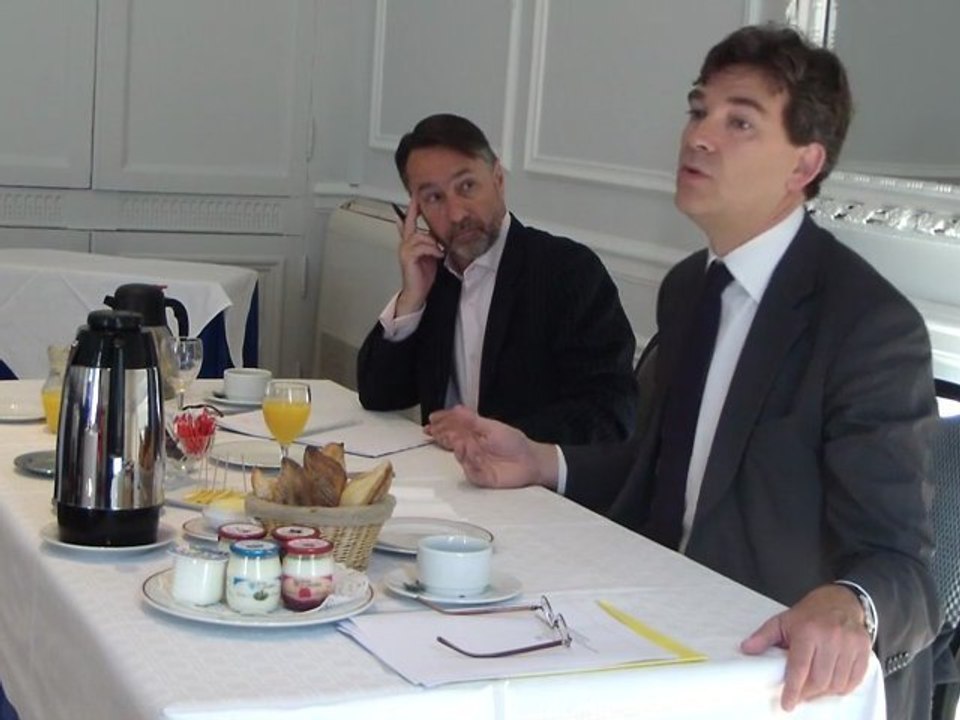 Petit-déjeuner débat Arnaud MONTEBOURG: "le 5eme risque, le choix de la solidarité"