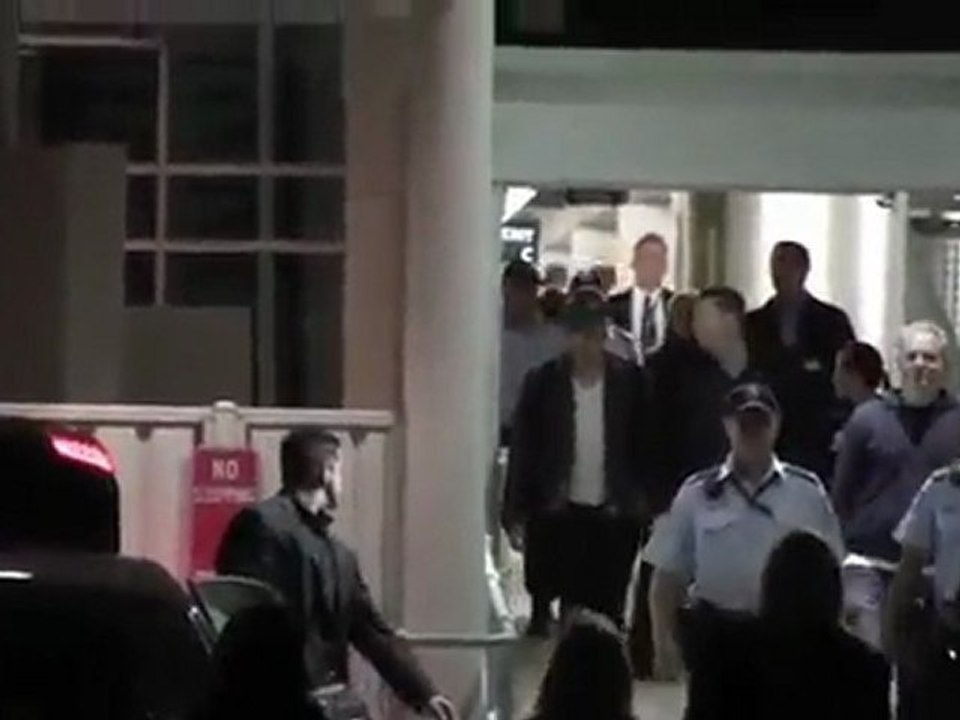 TTS - Rob arrives in Sidney