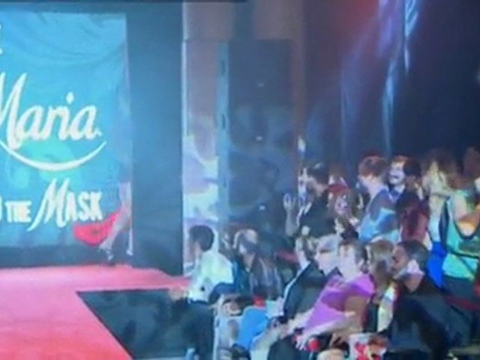 Rostros conocidos apoyan Escoté en su desfile