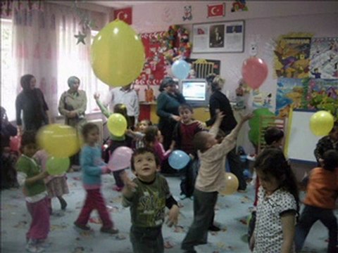 Giresun Yağlıdere Merkez İlköğretim Okulu ( Anasınıfı tarafından Anneler Günü için hazırlanan slayt2 )