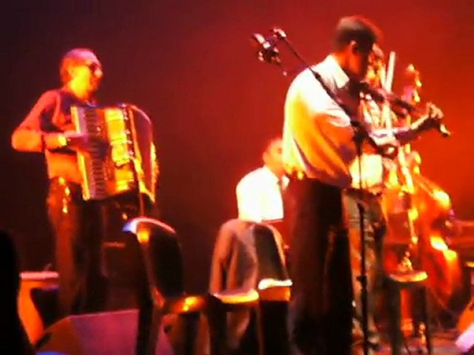 MUSIQUE DES BALKANS : le vol de l'abeille