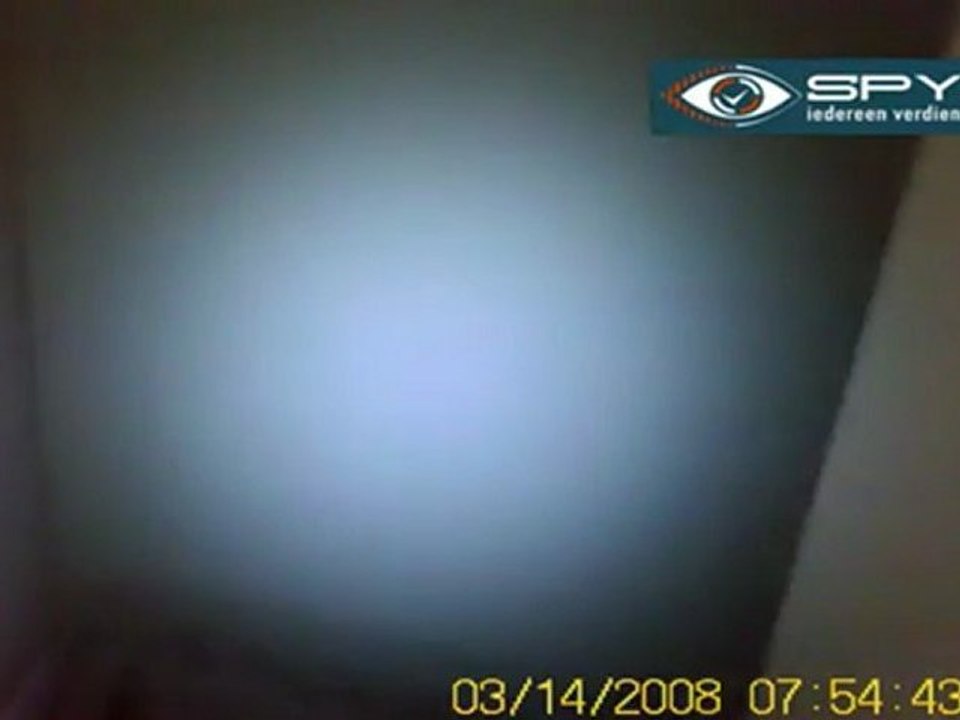 Discreet filmen met camera in zaklamp