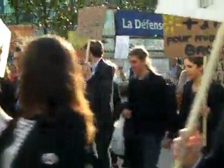 Hulot ! Manif "Anti Ecolo" à la Défense le 5 mai 2011