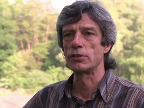 Un homme sur la route des saumons: 900 km de nage