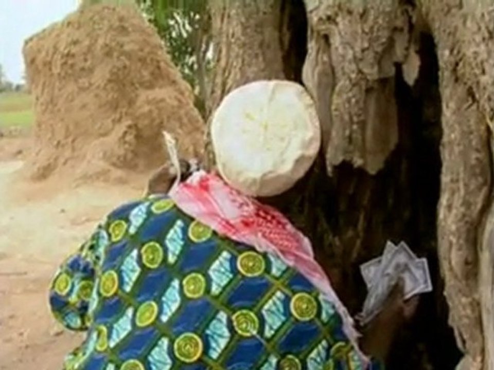 Extraits de la sérié télé " 3 femmes 1 village "