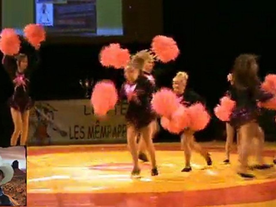 POM POM GIRLS DES LUTTEURS MEMPAPEUR DE SAUSHEIM SHOW DU 30 AVRIL 2011