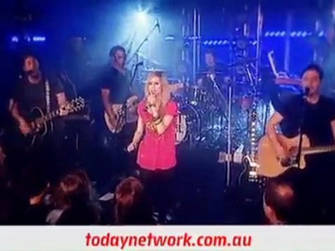 Avril Lavigne - Smile 2DayFm World Famous Rooftop