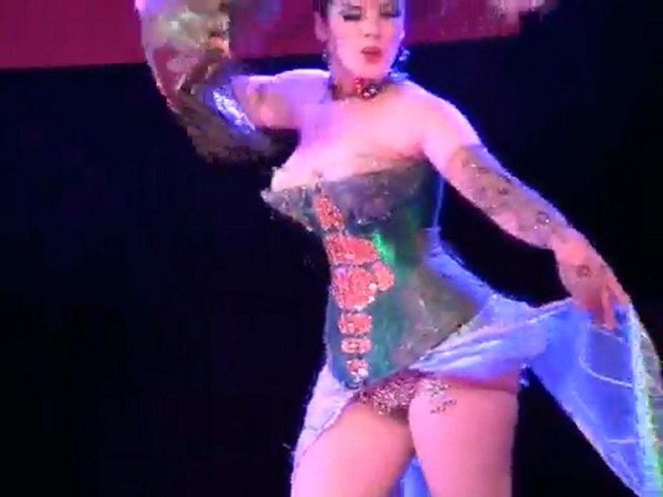 Lada Redstar at London Burlesque 2011 Gala