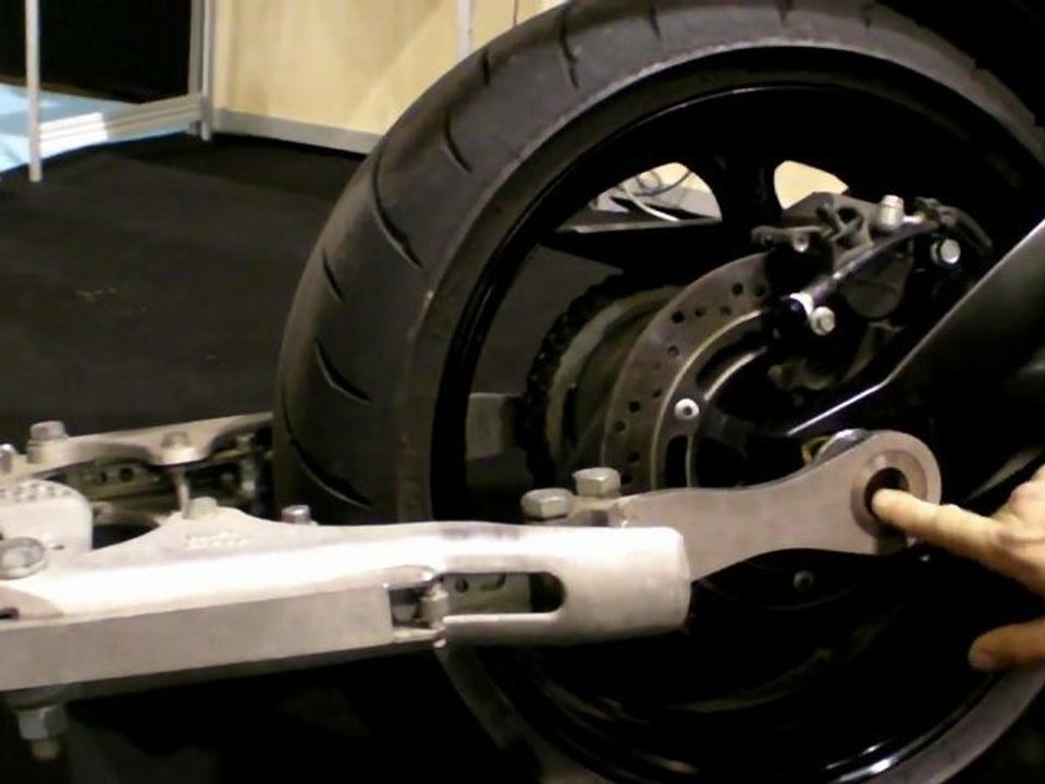 FOIRE DE PARIS CONCOURS LEPINE 2011 : REMORQUE MOTO Christophe WITCHI