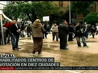 Ecuatorianos en el exterior participan en consulta popular