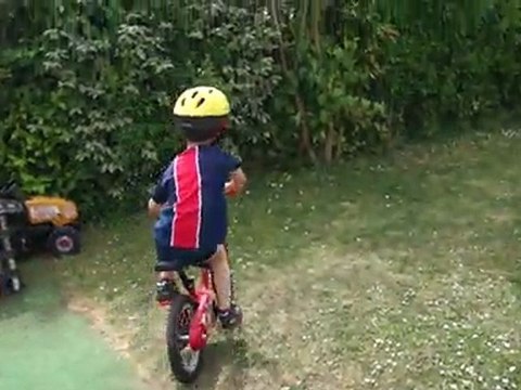 Titounet fait du vélo 2011 002