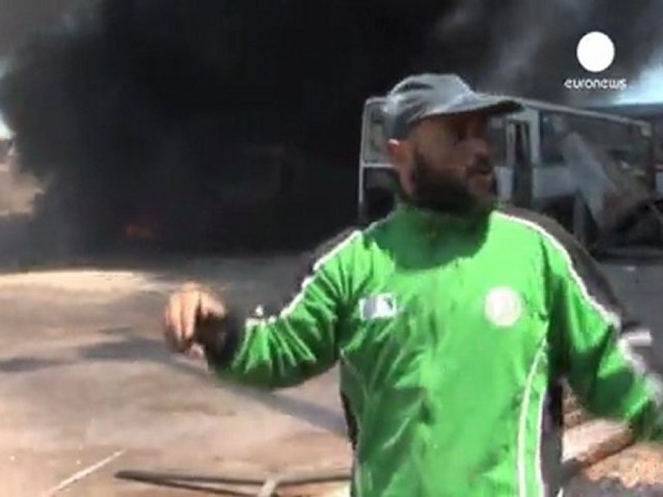 Kaddafi 'savaş suçu' işliyor 