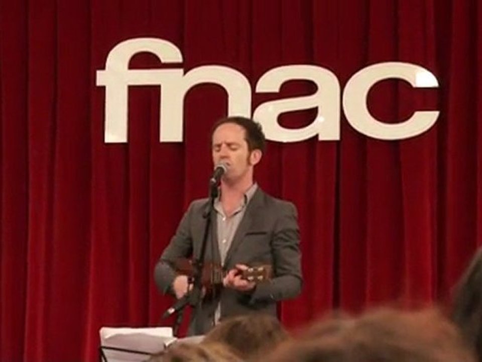 Mathias Malzieu (Dionysos) à la Fnac Toison d'Or - Bruxelles - 7/05/2011