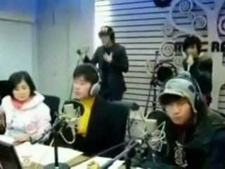 [December] 廣播節目上演唱 십년이지나도 DK飆高音嚇到朴京林cut