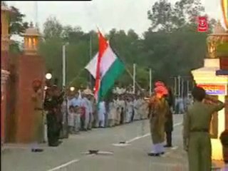 Fauji (1976) Vardi Hai Bhagwaan , Fauji Merah Naam !