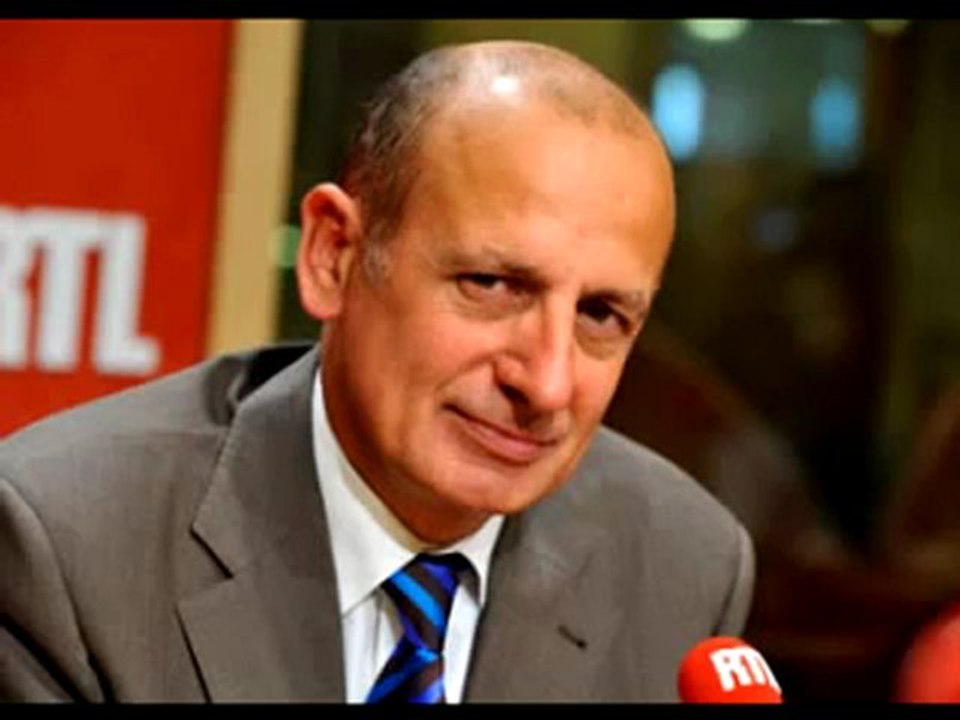 Laurent Gerra imite Jean Marie Le Pen,Marechal Petain,Mitterand,George Marchais