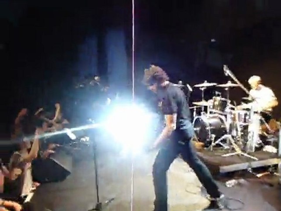 Guerilla poubelle : l'école de la rue (07/05/2011) à fresnes