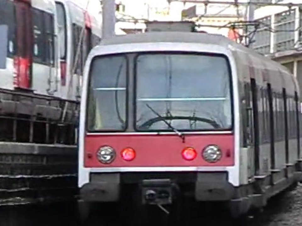 MI79 : Départ de la gare de Denfert Rochereau sur la ligne B du RER