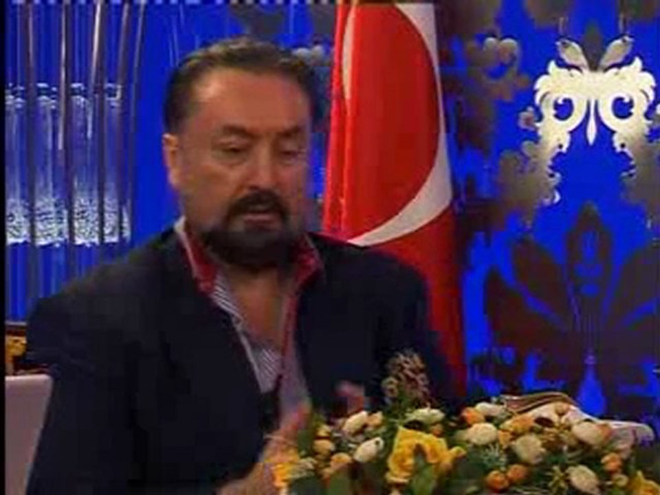 Allah, Müslümanları daima korur.