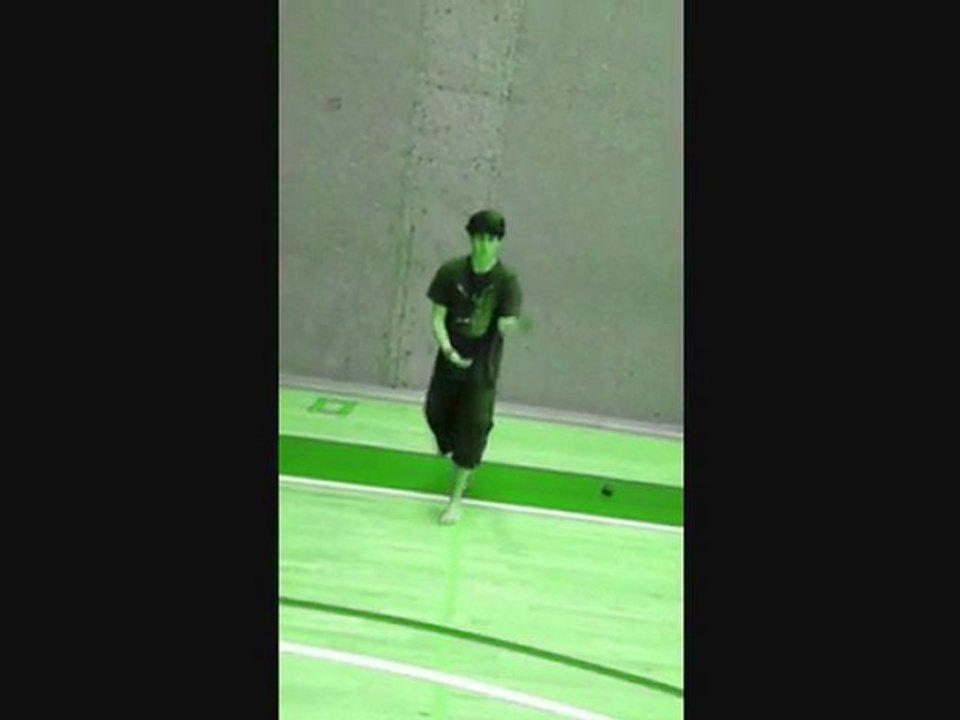 Juggler Ben Farber at Santa Cruz Juggling Festival