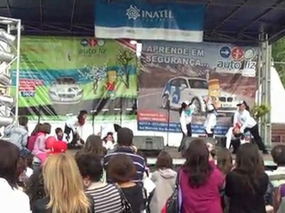 GRUPO DE DANÇA DA ESC. BÁSICA DE S. CATARINA DA SERRA-FEIRA DE LEIRIA 2011