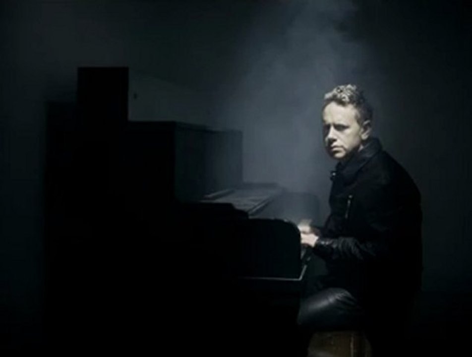 Motor single featuring Martin Gore (depeche mode) / Man Made Machine