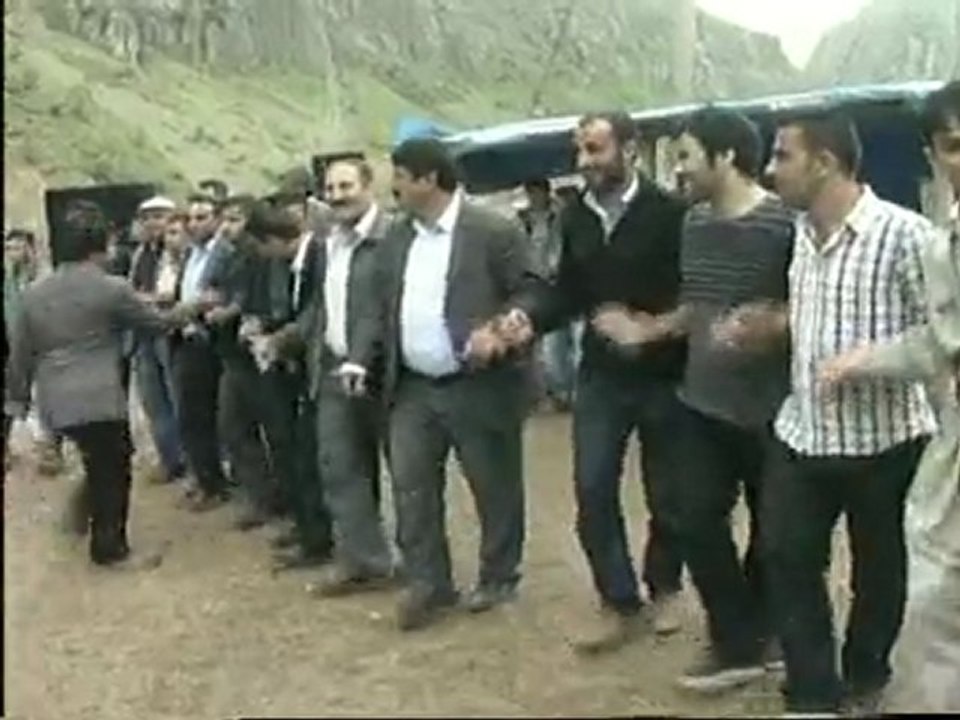 Zap Vadisi'nde köy ziyareti
