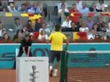 Nadal, incredibile colpo sotto le gambe contro Djokovic