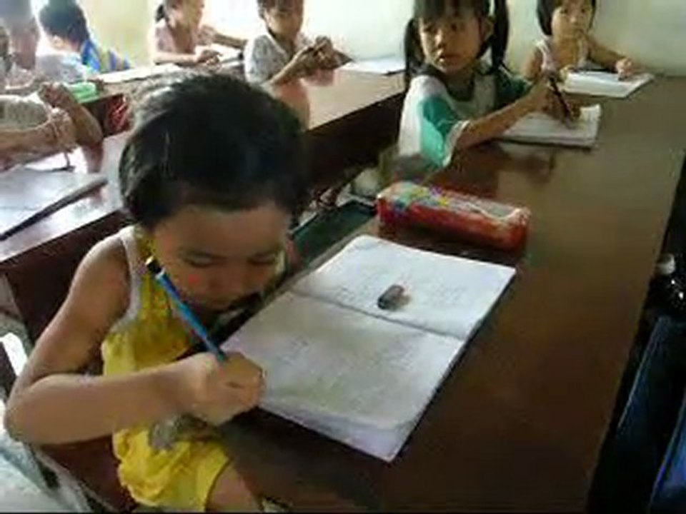 Thăm lớp học tình thương Tân Lập