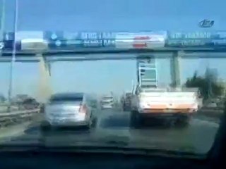 Kendi Kazalarını Çektiler - Feci Trafik Kazası