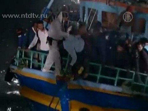 Мигранты из Туниса терпят бедствие около Лампедузы