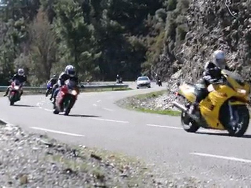 Passage du groupe sur la Corniche des Cévennes
