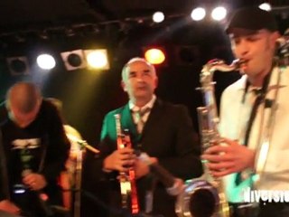 Les Joueurs de Pih Poh au Catering Café