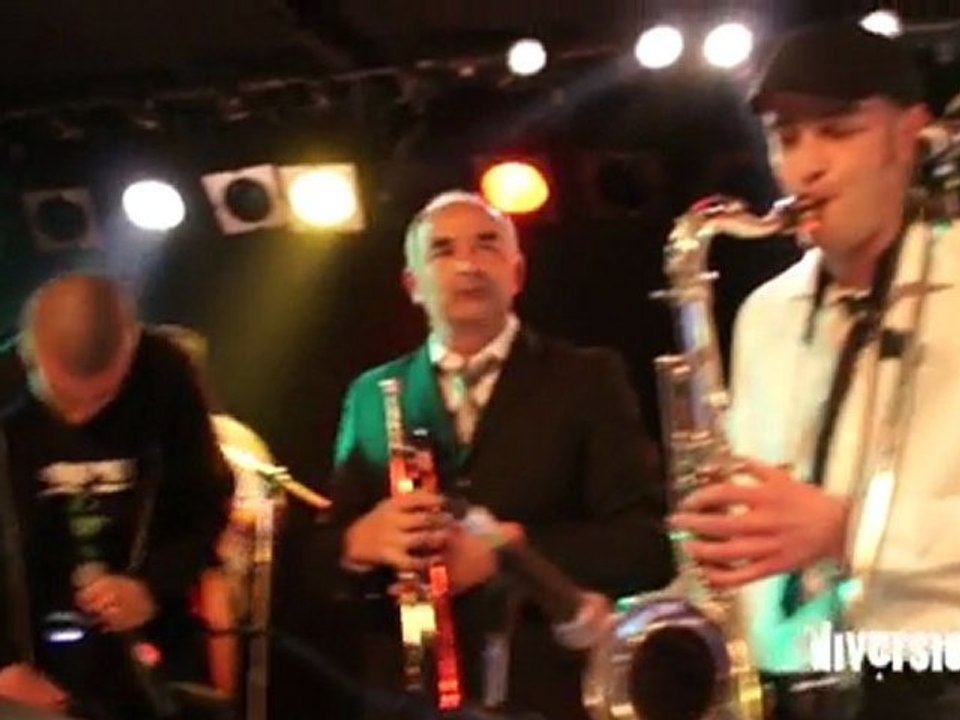 Les Joueurs de Pih Poh au Catering Café