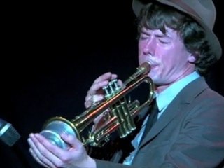 Zoé (Faut sortir le chien)