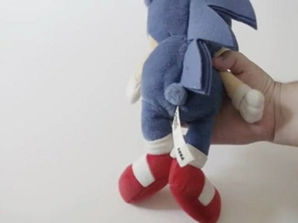 Une peluche Sonic qui cri SEGA
