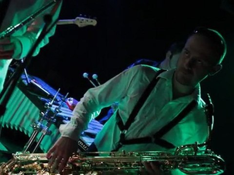 Extrait 2 Les Joueurs de Pih Poh au Catering-Café-Music le 07/05/2011