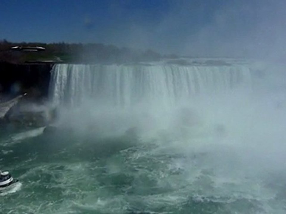 Chutes du Niagara - Niagara Falls 2011.MTS