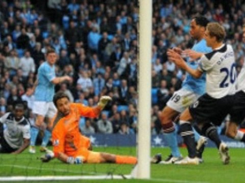 Manchester City 1-0 Tottenham Crouch own-goal