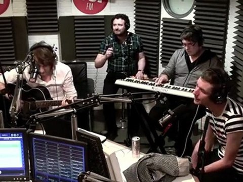 Kill The Young - Darwn In Smiles - Session Acoustique OÜI FM