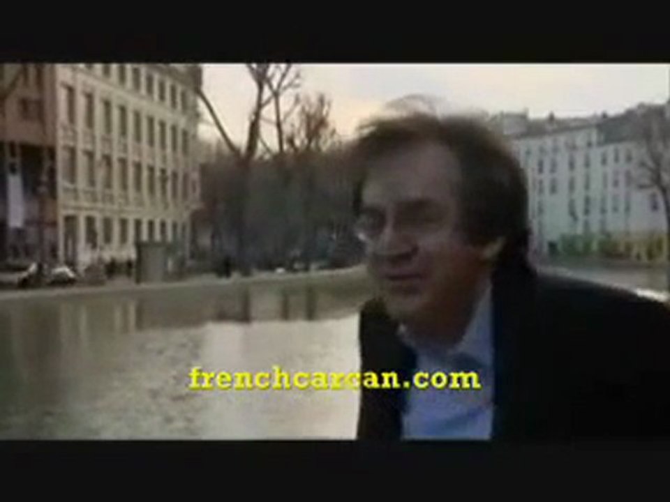 Finkielkraut reconnu par des fansdans la rue