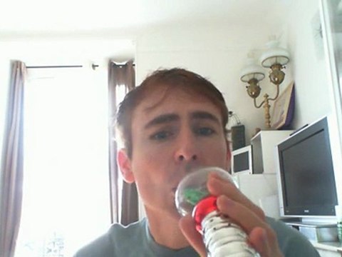 Wiwi égratigne jouez moi un tango