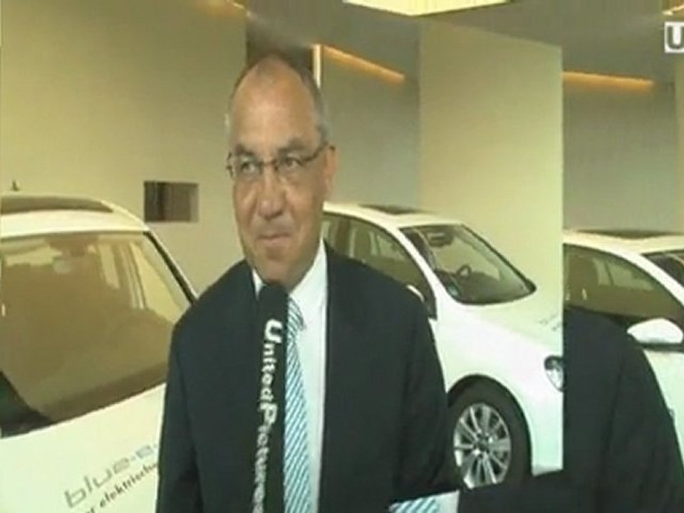 Felix Magath bleibt Wolfsburg treu