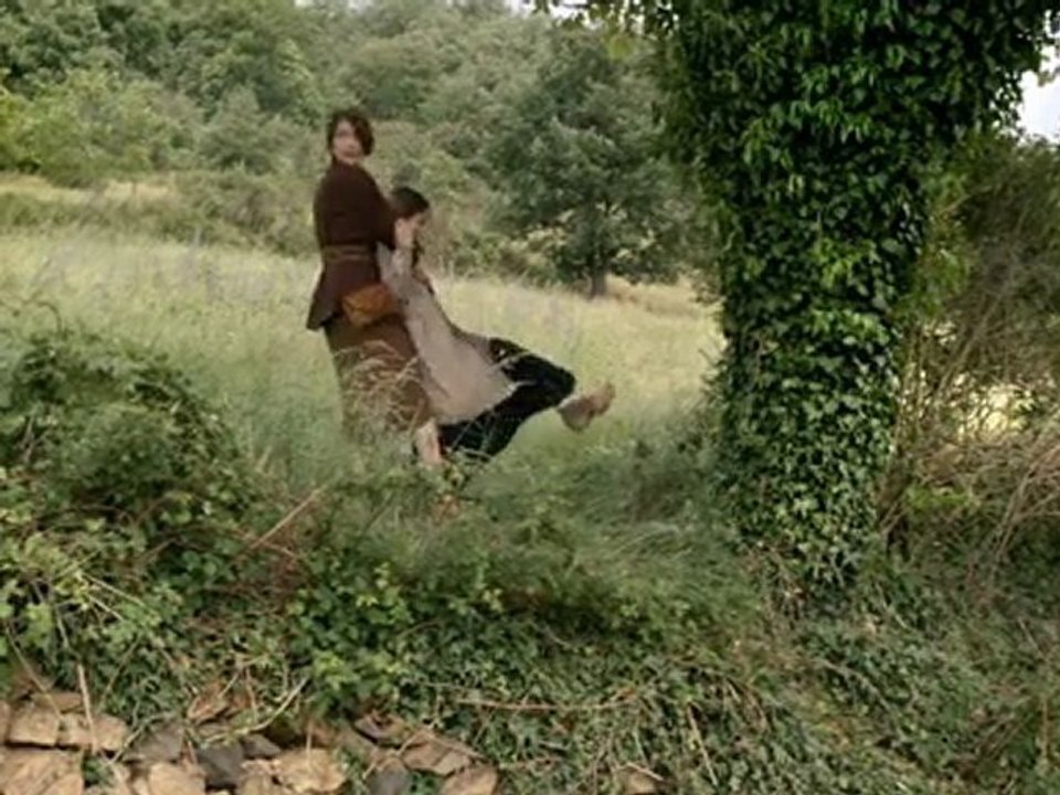 BANDE ANNONCE - "Derrière les murs" avec Laetitia Casta (sortie le 6 juillet)