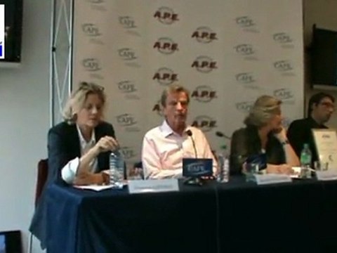 BERNARD KOUCHNER FACE A FREDDY MULONGO ET ROGER BONGOS SUR LES OTAGES ET LE CAS DE BABY BALUKUNA