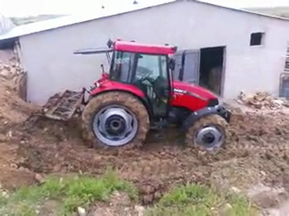 CASE-İH JX 95 ÇAMURDA TOPRAK DÜZLÜYOR...!!part2