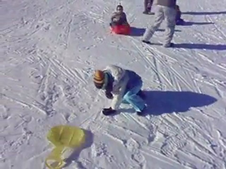 30-01-2011: Victor fait de la luge... suite...