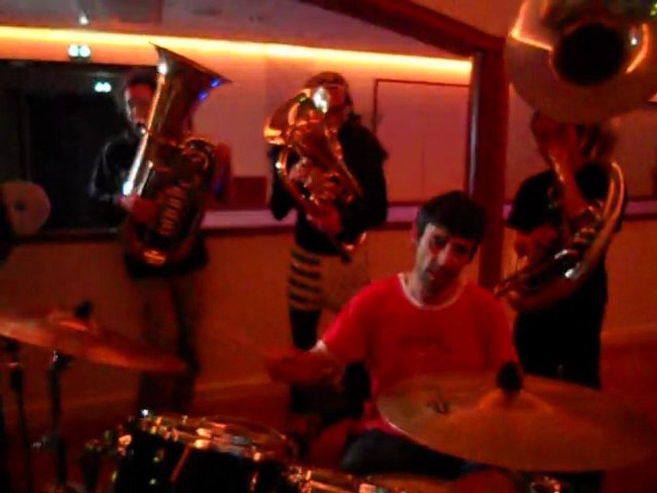 SAVATO! et Le ténor de Brest, Les fraises.