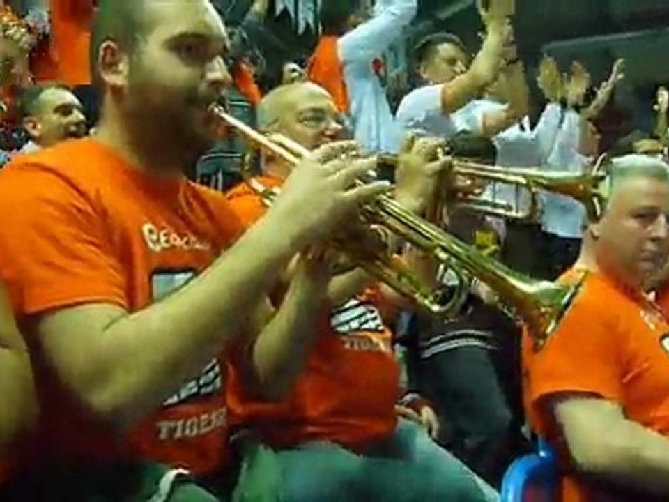 Eczacıbaşı Vitra - Vakıfbank Güneş Sigorta ( Saem Bando Takımı - Çav Bella )