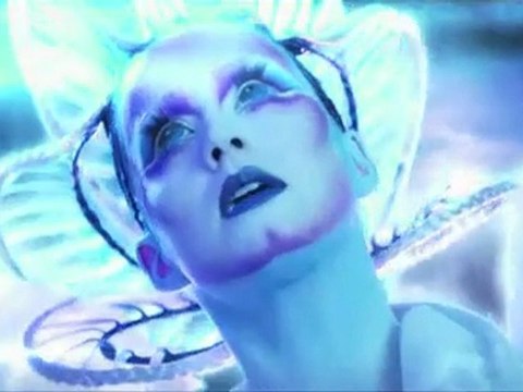 Katy Perry - E.T. ft. Kanye West